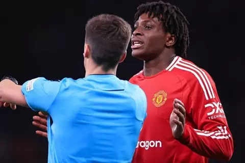 رفض ركلة جزاء.. أموريم فخور بـ"نزاهة" لاعب مانشستر يونايتد